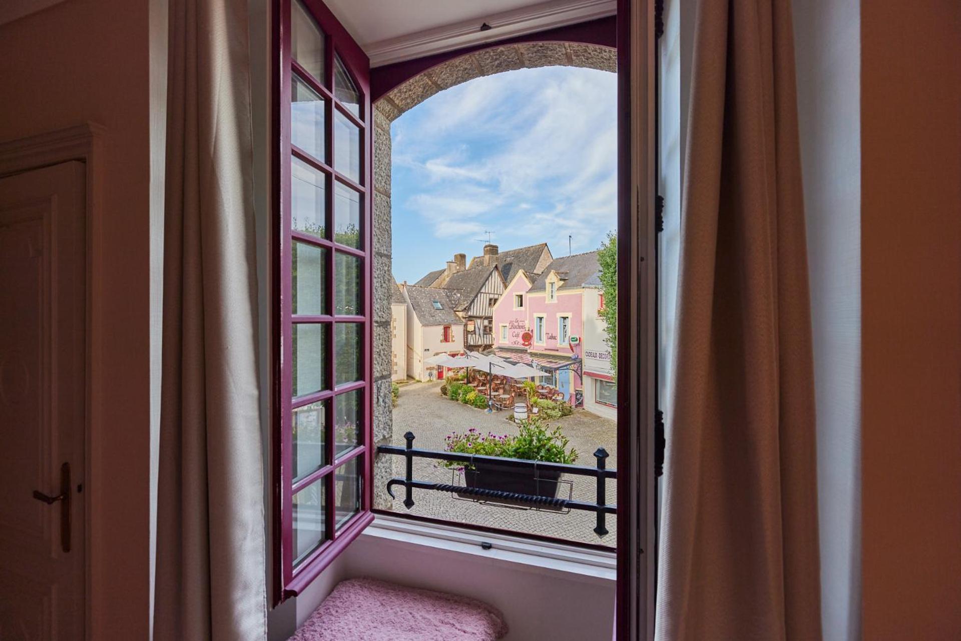 Hotel Les Deux Magots La Roche-Bernard Bagian luar foto